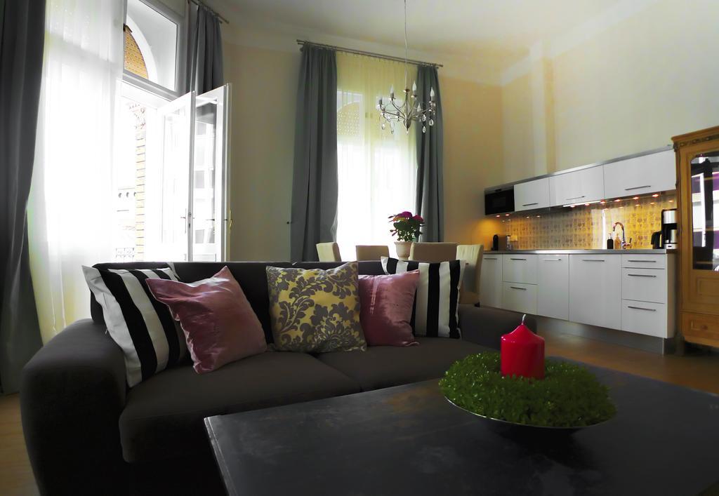 Golden Stars Budapest Apartments Eksteriør bilde